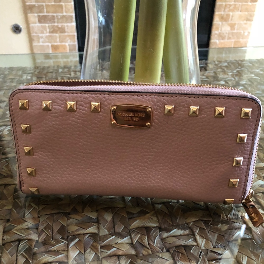 Michael Kors Dusty Pink Wallet